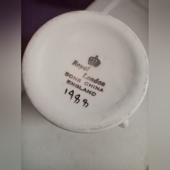 Royal London bone China handpainted  Antique collectable tea cup and saucer - Picture 8 of 11